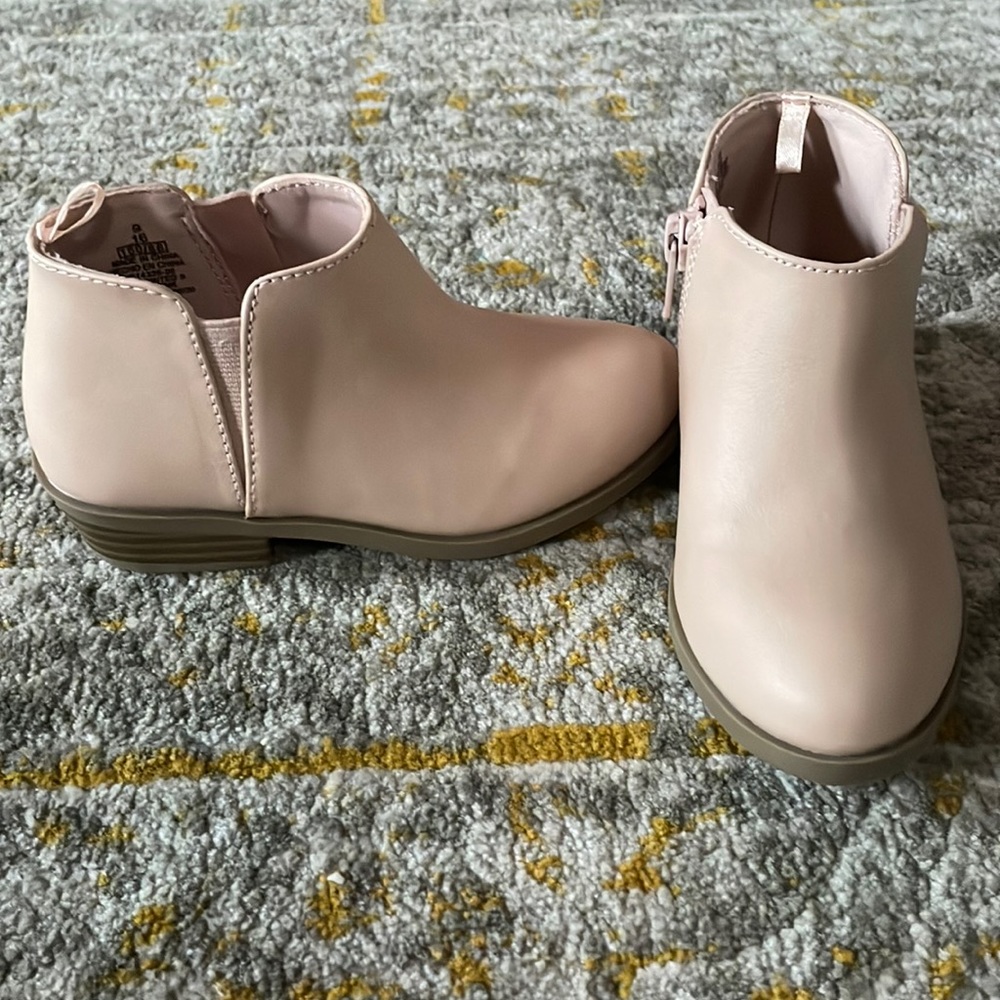 NWOT old navy booties